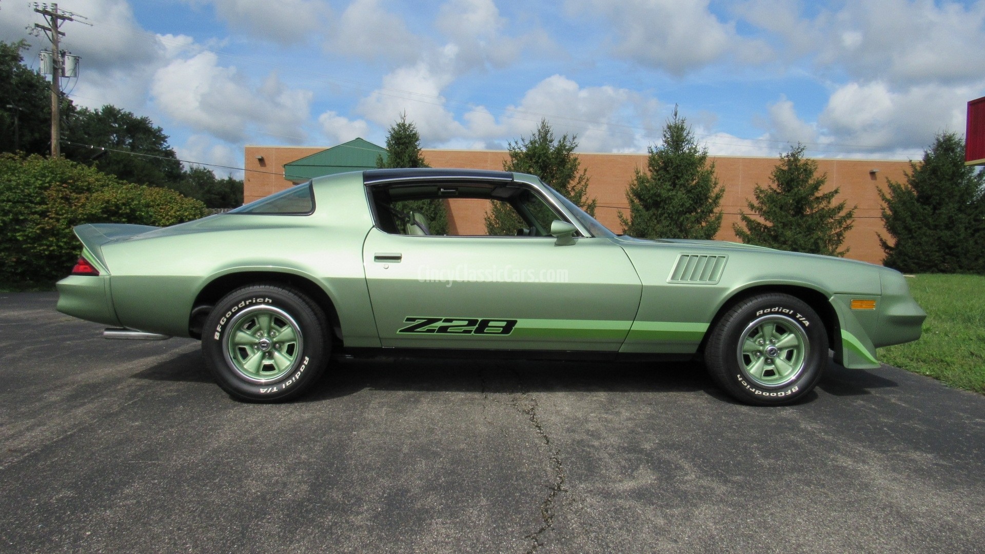 韓国発！off green Maestro フーディー XL クリーム色 1979 Z28, Frame Off Restored, SOLD! | Cincy Classic Cars