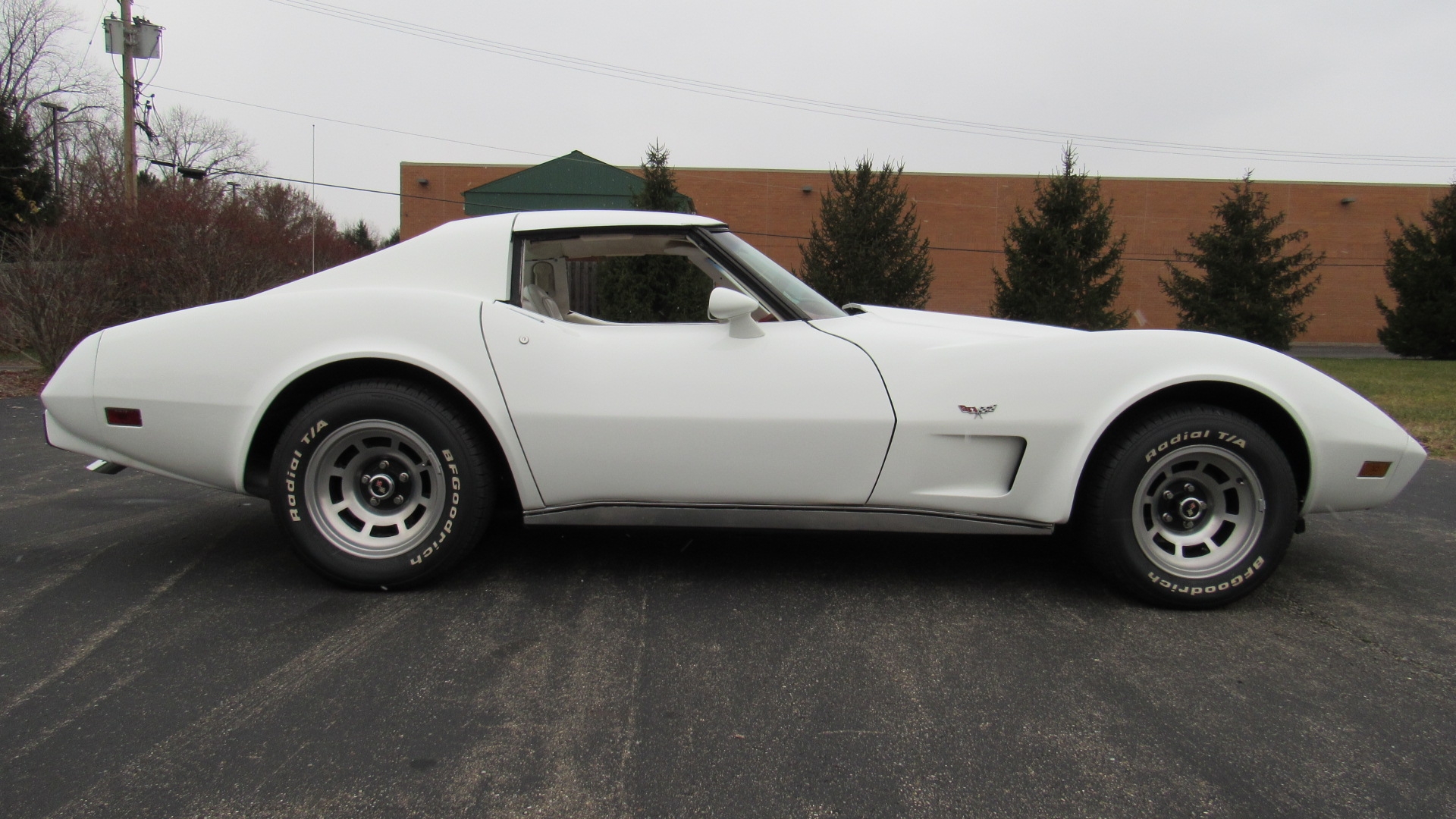 1977 Chevrolet Vette, 350HP, Auto SOLD!